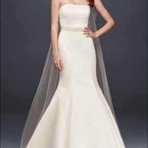 David’s Bridal Strapless Trumpet Wedding Dress
